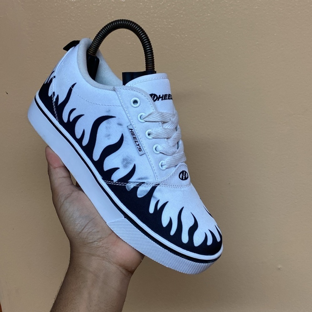 HEELYS White Black Flames - Picture 8 of 17
